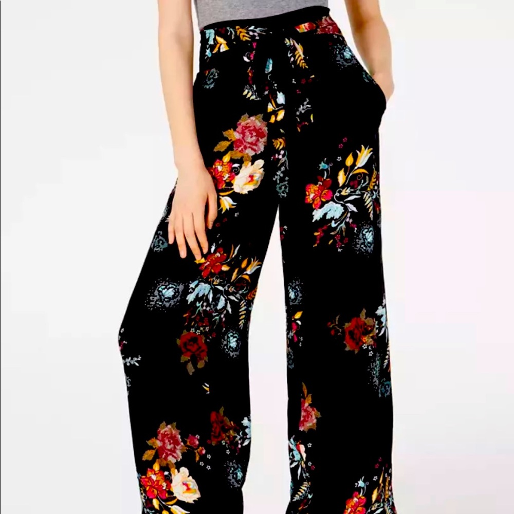 AMERICAN RAG Black w/Floral Print Wide Leg Pants